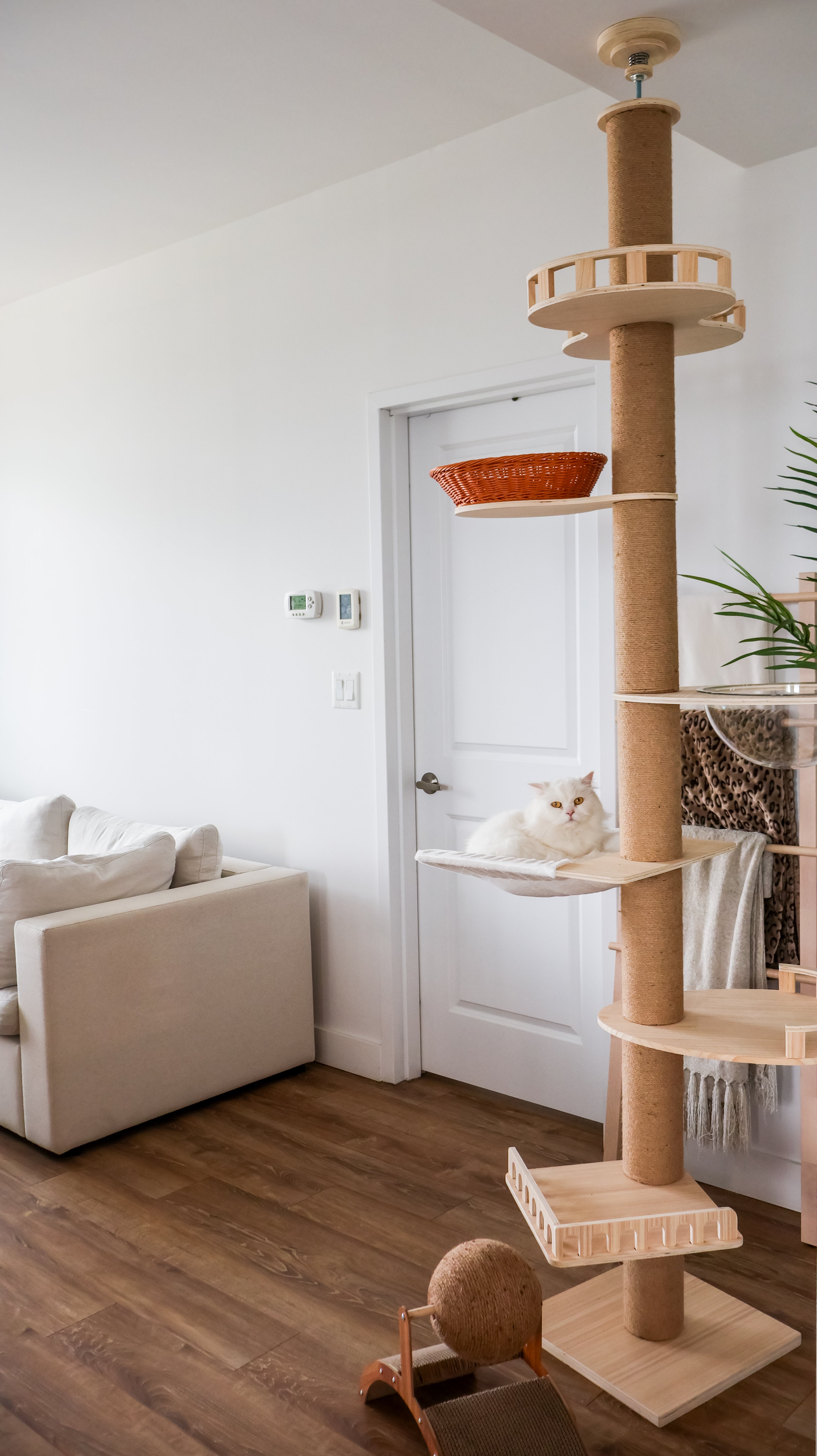 Kitty Kingdom Cat Tree - Original Edition - kittykingdom.ca